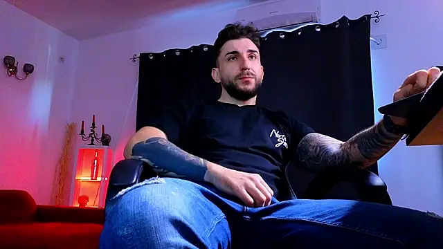 MightyAaron66's cam snapshot