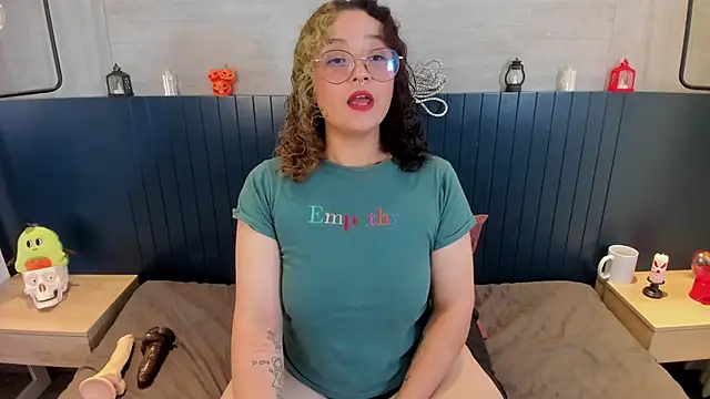 tara_black_'s cam snapshot