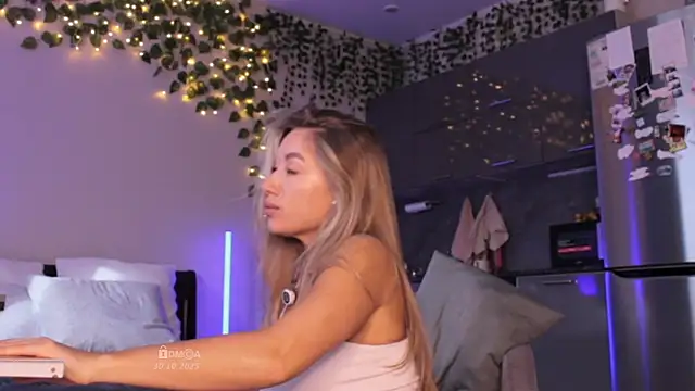 Blondie_Bunny's cam snapshot