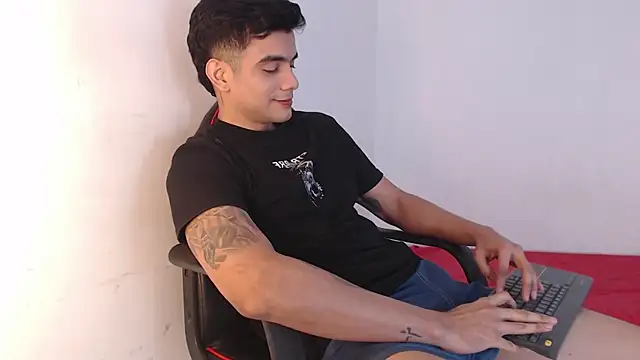 adam_levis17 live sex cam