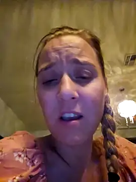 SkyelarSommer's cam snapshot