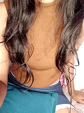 trending_tamizhachii's cam snapshot