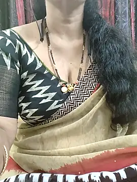 bhuvana_555's cam snapshot