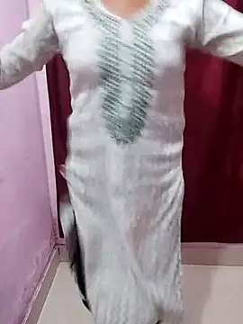 pari_rani7's cam snapshot