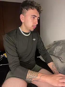 liamty_luxor's cam snapshot