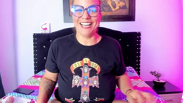 elena_vega's cam snapshot