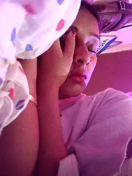 hotshreya69's cam snapshot