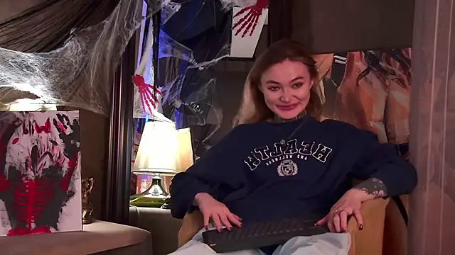 AriWild live sex cam