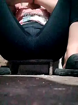 Fucksquirt2k's cam snapshot