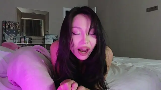 TammiLou live sex cam