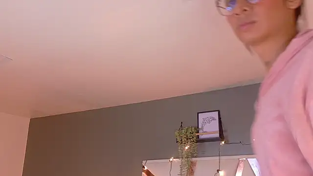 LauraaGomezz__ live sex cam