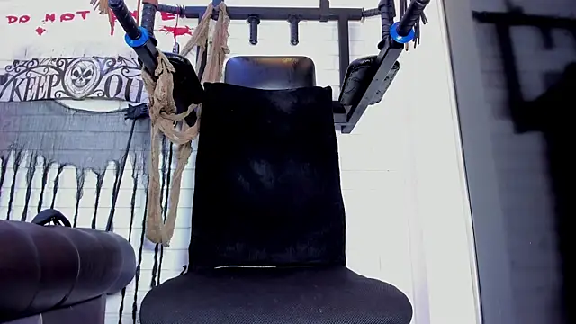 ItaloMoore live sex cam