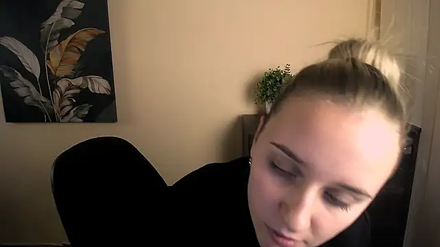 _Nicole_new's cam snapshot