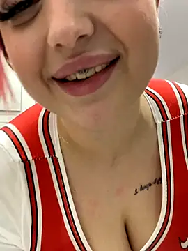 KellyMoors's cam snapshot