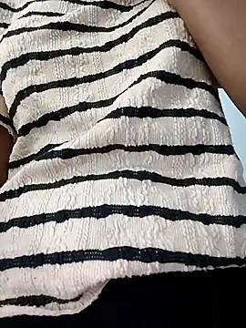 Ruhi_07's cam snapshot