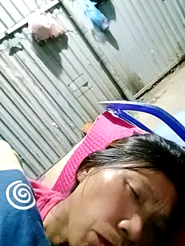 bella-la's cam snapshot