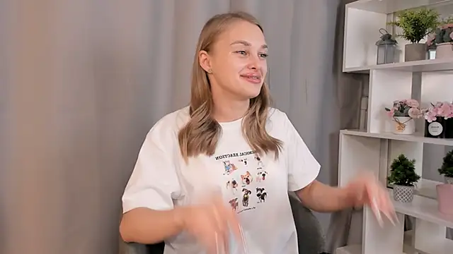 SlyviaCrapo's cam snapshot