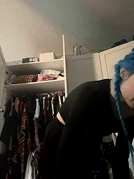 Bluetingx's cam snapshot