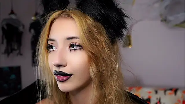 SunnivaCovil's cam snapshot