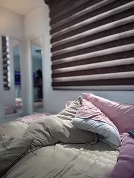 _caroline_jackson_'s cam snapshot