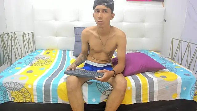 ahsly78alejandro's cam snapshot