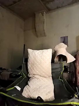 PetiteSquirtQueen's cam snapshot