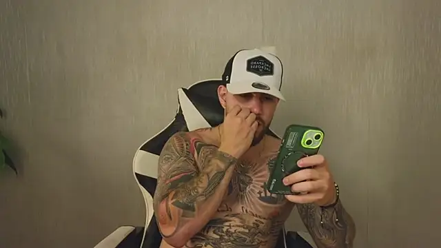 Ades_Lowe's cam snapshot