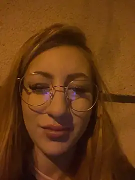 DaddysLittleSlutfox's cam snapshot