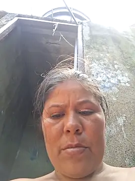 hotmom33's cam snapshot