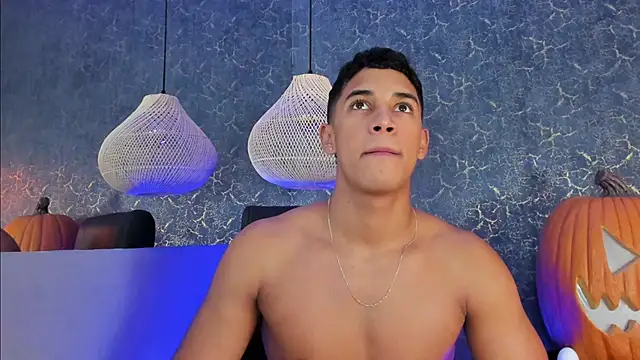 Zayne_cross's cam snapshot