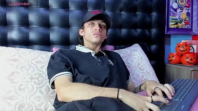 Khalid16_'s cam snapshot