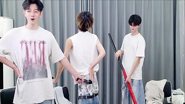 QYBOYS-001's cam snapshot