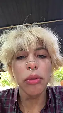 OliIverr22's cam snapshot