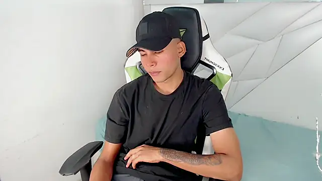 Austin_col_'s cam snapshot