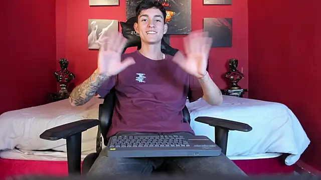 LukeSavagge's cam snapshot