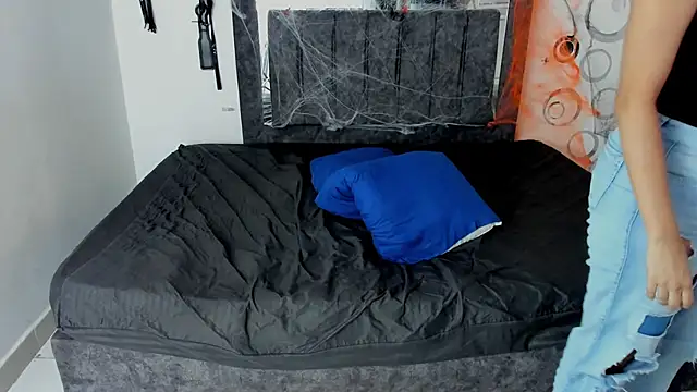 Sexy_LatinGirls69 live sex cam