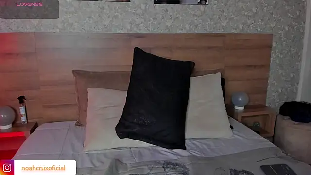 noah_crux's cam snapshot