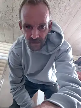 Hungwell1515 live sex cam