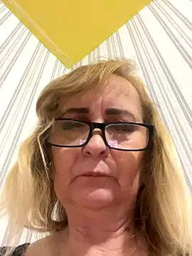 Irina2909@xh live sex cam