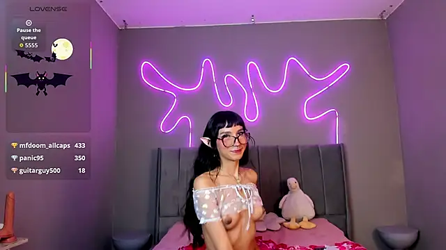 Meganpeach_'s cam snapshot