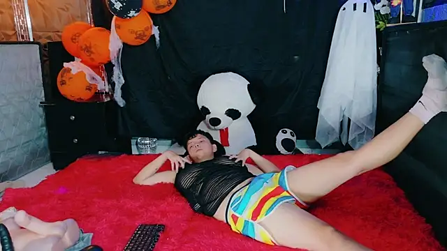 Twindesires's cam snapshot