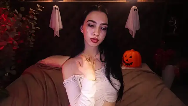 WildKittenX_'s cam snapshot