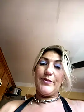 LittleMissEeve live sex cam