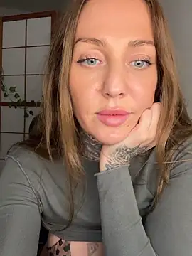 Elenascrib's cam snapshot