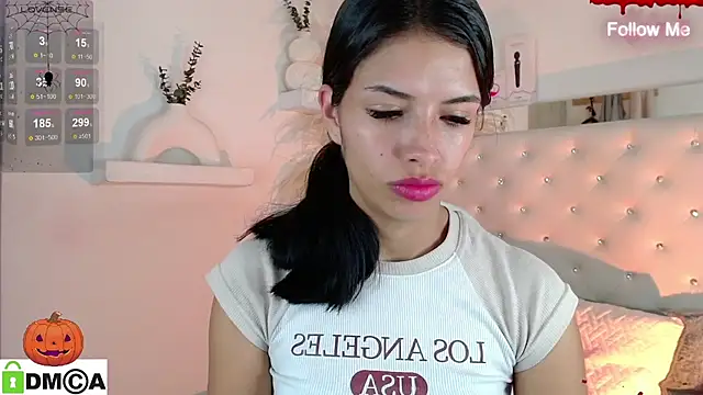 zoe_sexy_latin_19's cam snapshot