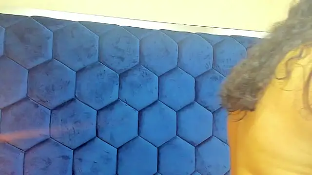 VELVETHUNTER_VC's cam snapshot