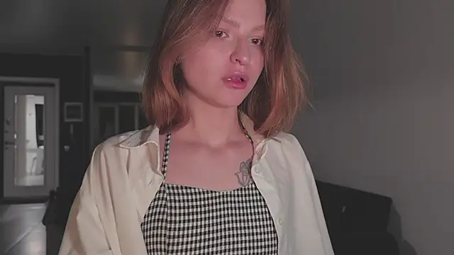 MollyRufous's cam snapshot