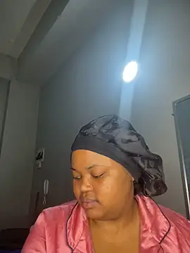 Curveysinaa's cam snapshot