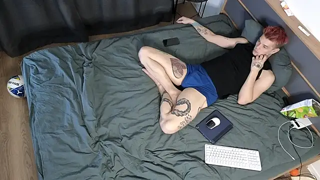 DENIS_HERE's cam snapshot