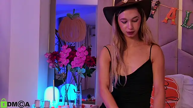 MaeveDream's cam snapshot